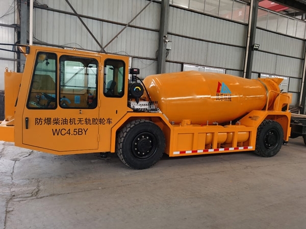 礦用濕噴臺(tái)車(chē)，礦用混凝土泵，礦用攪拌機(jī)發(fā)貨