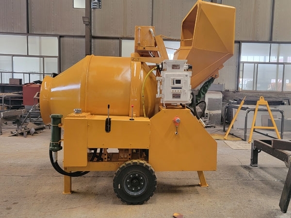 礦用濕噴臺(tái)車(chē)，礦用混凝土泵，礦用攪拌機(jī)發(fā)貨